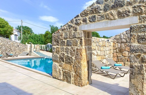 Nenadici House | Beautiful private villa for 6 guests with private pool, WIFI, hot tub, A/C, TV and terrace
