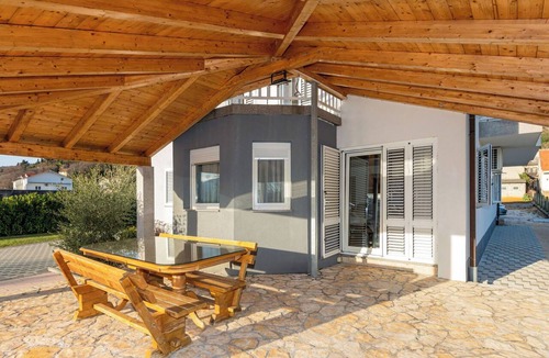 Donji Prolozac House | Beautiful private villa with private pool, A/C, WIFI, TV, terrace, pets allowed and panoramic view