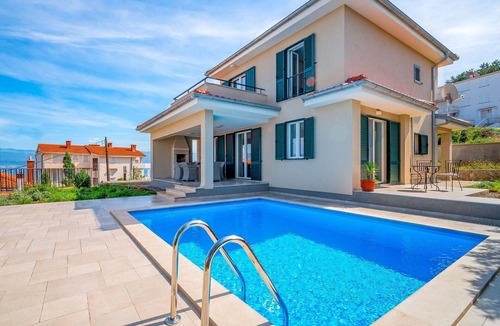 Vrbnik Villa | Beautiful private villa for 6 guests with WIFI, A/C, private pool, TV and terrace