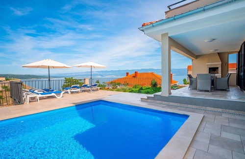 Vrbnik Villa | Beautiful private villa for 6 guests with WIFI, A/C, private pool, TV and terrace