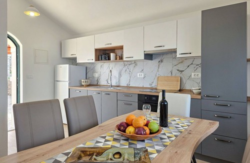 Prigradica House | Beautiful private villa for 8 guests with internet, A/C, private pool, TV, terrace and pets allo.