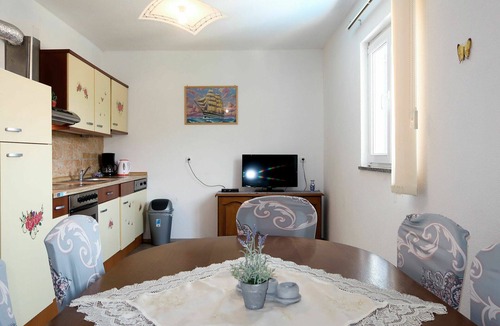 Cesarica House | Beautiful private villa for 12 people with WIFI, private pool, A/C, TV and terrace
