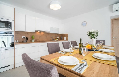 Kringa House | Beautiful private villa for 8 guests with WIFI, A/C, private pool, TV and terrace