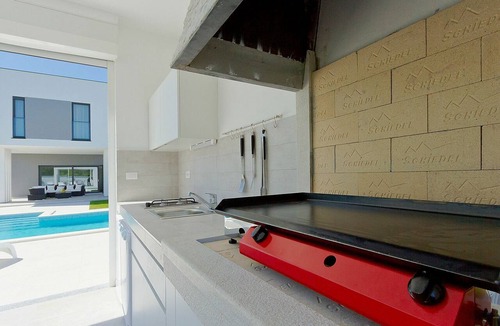 Stinjan Villa | Beautiful private villa for 8 people with WIFI, A/C, private pool, TV, terrace and pets allowed