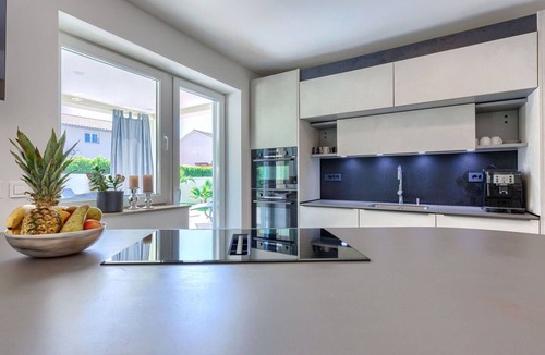 Stinjan Villa | Beautiful private villa for 7 people with A/C, private pool, WIFI, TV and terrace