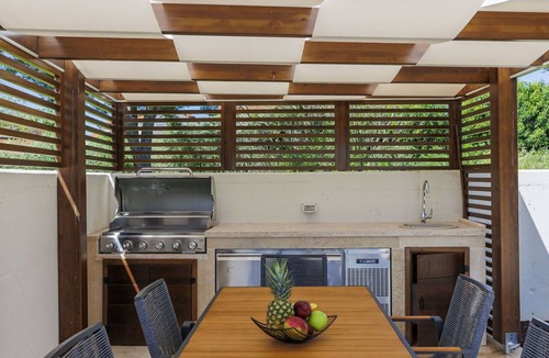 Gulici Villa | Beautiful private villa for 6 guests with hot tub, private pool, A/C, WIFI, TV and terrace