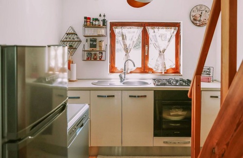 Perusic House | Beautiful private villa for 4 guests with WIFI, TV, terrace and pets allowed