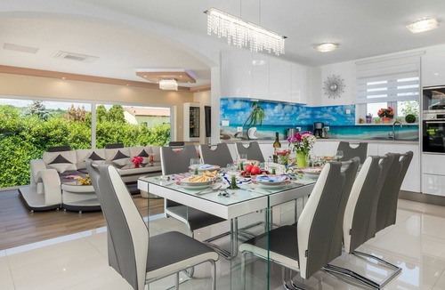 Kapelica House | Beautiful private villa for 8 people with WIFI, private pool, A/C, TV and patio