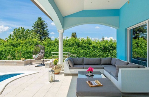 Kapelica House | Beautiful private villa for 8 people with WIFI, private pool, A/C, TV and patio