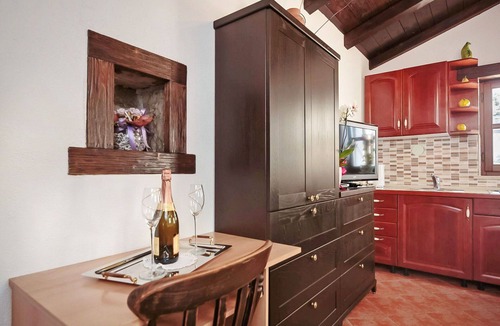 Matohanci House | Beautiful private villa for 2 guests with WIFI, A/C, TV and terrace