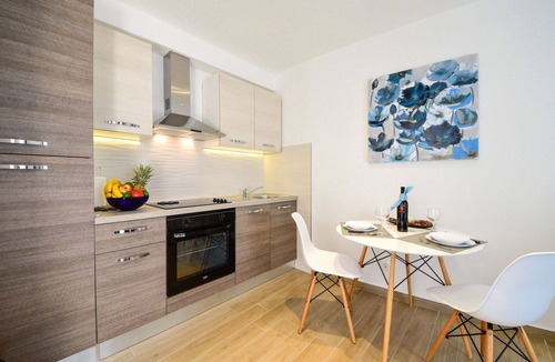 Sarsoni House | Beautiful private villa for 2 guests with WIFI, A/C, TV and terrace