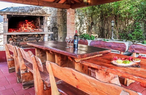 Susnjevica House | Beautiful private villa for 6 people with WIFI, A/C, private pool, TV, terrace and pets allowed