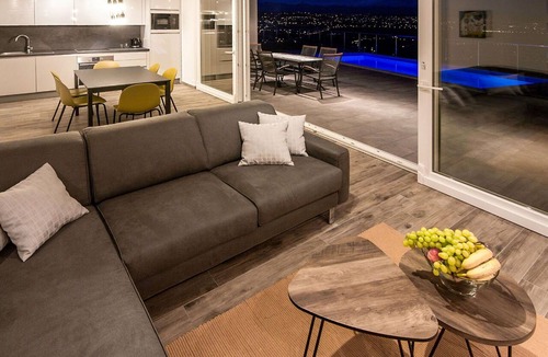 Opatija Villa | Beautiful private villa with A/C, WIFI, private pool, TV, terrace, pets allowed and panoramic view