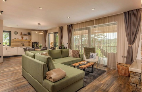 Fuzine Villa | Beautiful private villa for 10 guests with private pool, WIFI, hot tub, TV, patio and pets allowed