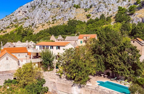Jesenice House | Beautiful private villa for 8 people with WIFI, A/C, private pool, hot tub, TV and terrace