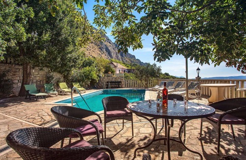 Jesenice House | Beautiful private villa for 8 people with WIFI, A/C, private pool, hot tub, TV and terrace