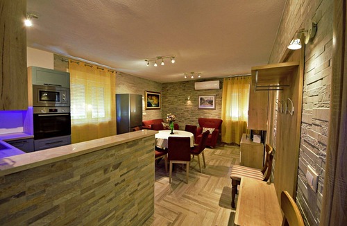 Labin House | Beautiful private villa with A/C, WIFI, private pool, hot tub, TV, terrace and pets allowed