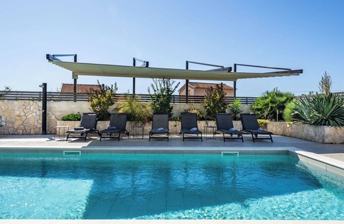 Zaton Villa | Beautiful private villa for 8 people with A/C, private pool, WIFI, hot tub, TV and patio