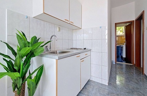 Kali House | Beautiful private villa for 10 guests with WIFI, A/C, TV, balcony and pets allowed