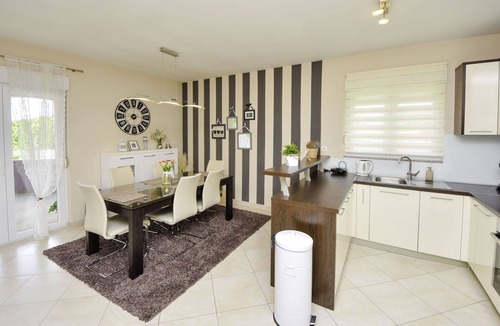 Smilcic House | Beautiful private villa for 6 guests with WIFI, private pool, A/C, TV and terrace