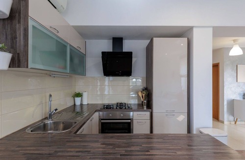 Lovinac House | Beautiful private villa for 6 guests with A/C, private pool, WIFI, TV and terrace