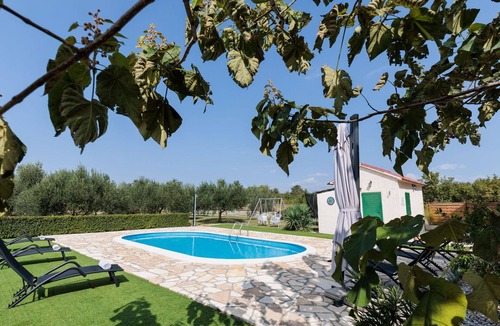 Lovinac House | Beautiful private villa for 6 guests with A/C, private pool, WIFI, TV and terrace