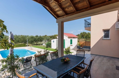 Lovinac House | Beautiful private villa for 6 guests with A/C, private pool, WIFI, TV and terrace