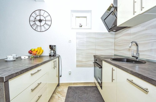 Benkovac House | Beautiful private villa for 6 guests with A/C, WIFI, private pool, TV and terrace