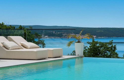 Maslenica Villa | Beautiful private villa for 8 guests with hot tub, private pool, WIFI, A/C, TV and terrace