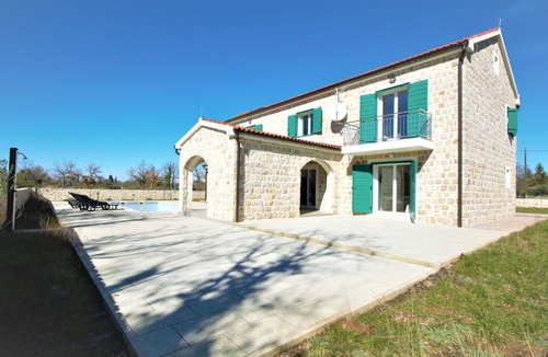 Drinovci House | Beautiful private villa with WIFI, A/C, private pool, TV, terrace, pets allowed and panoramic view