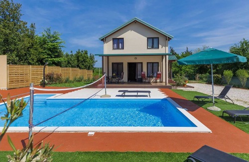 Materada House | Beautiful private villa with private pool, WIFI, A/C, TV, terrace, pets allowed and parking