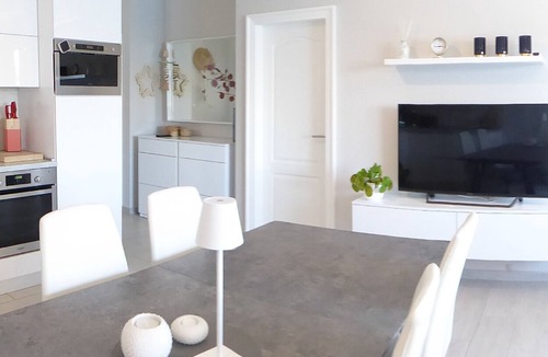 Mastrinka Apartment | Beautiful Rooftop Apartment with balcony, terrasse and an amazing sea view