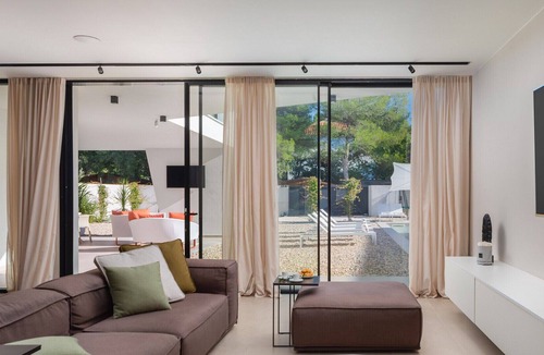 Pakostane Villa | Beautiful Villa Aron