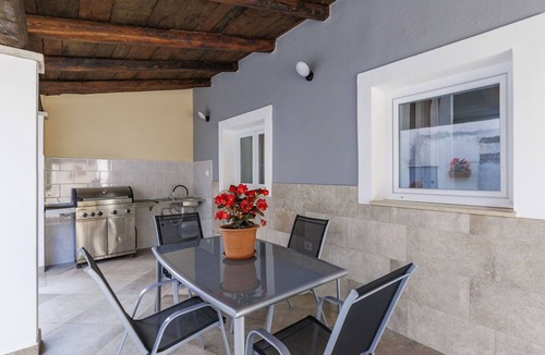 Svetvincenat House | Beautiful villa for 4 people with A/C, WIFI, TV, terrace and pets allowed