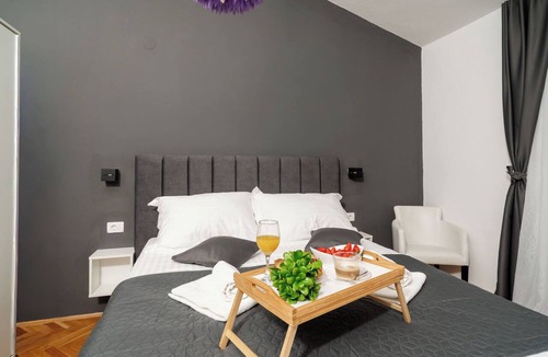 Zadar House | Beautiful villa for 8 people with WIFI, A/C, private pool, TV, terrace and pets allowed