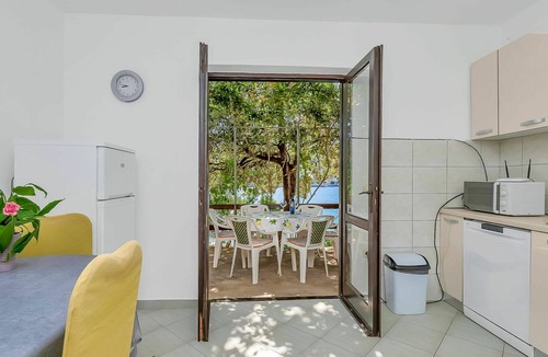Pokrivenik House | Beautiful villa for 6 people with WIFI, A/C, TV, terrace and pets allowed