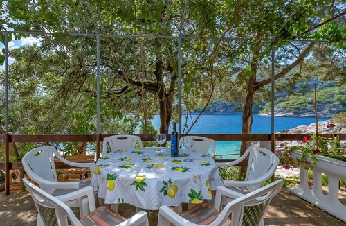 Pokrivenik House | Beautiful villa for 6 people with WIFI, A/C, TV, terrace and pets allowed