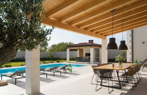 Zemunik Donji Villa | Beautiful Villa Manana