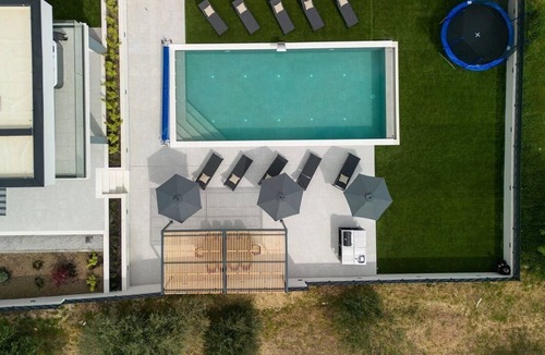 Kastel Stari Villa | Beautiful villa in Kastel Stari, great for families