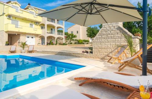 Lisicici Villa | Beautiful villa in Lisicic with private pool