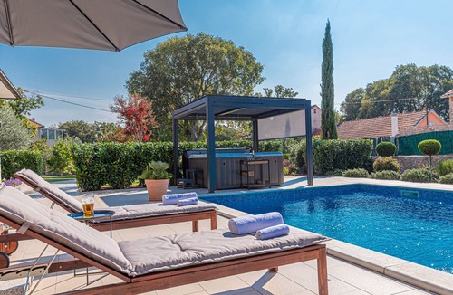 Drnis Villa | Beautiful Villa Krka Dream