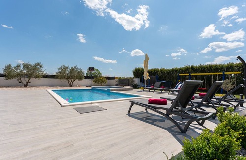 Tinj Villa | Beautiful villa Maris with pool and jacuzzi