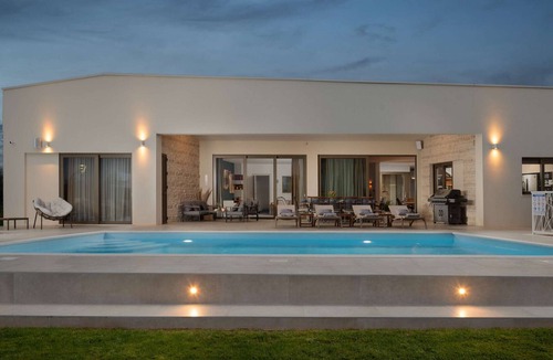 Murvica Villa | Beautiful Villa Olive Grove