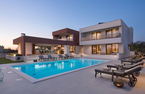 Benkovac Villa | Beautiful Villa Scallop