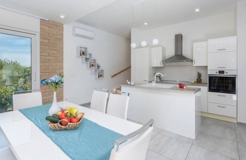Babici Villa | Beautiful Villa Selest with an outdoor pool