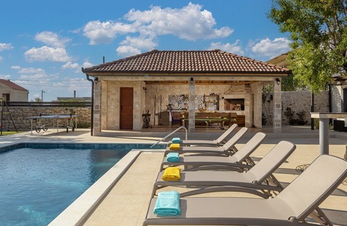 Zemunik Donji Villa | Beautiful Villa Tany