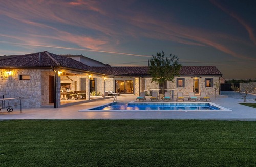 Zemunik Donji Villa | Beautiful Villa Tany