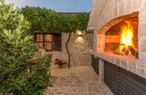 Oklaj Villa | Beautiful Villa Vitis is located in nature with a large garden, swimming pool