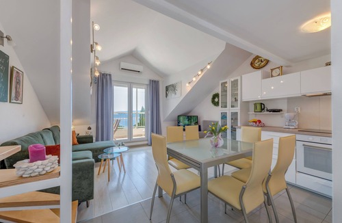 Omis Apartment | Beautifull attic over the sea and river coust, panoramic sea view