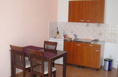 Poljica Apartment | bedroom: double rooms; double bed; laminated wood flooring